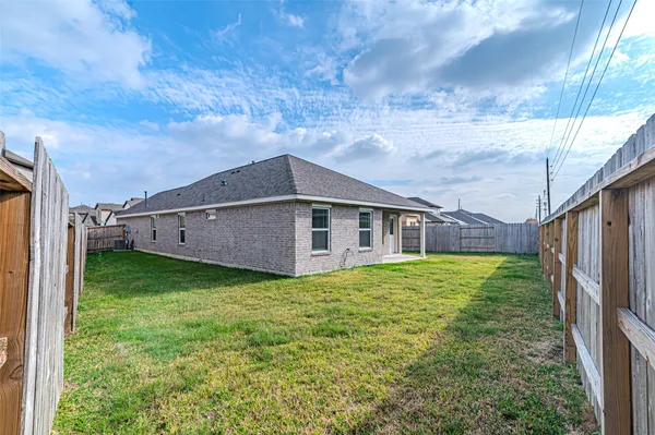 $2,550 | 7431 Sail Hl Drive, Cypress, TX 77433
