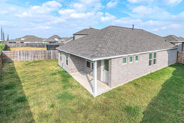 $2,550 | 7431 Sail Hl Drive, Cypress, TX 77433