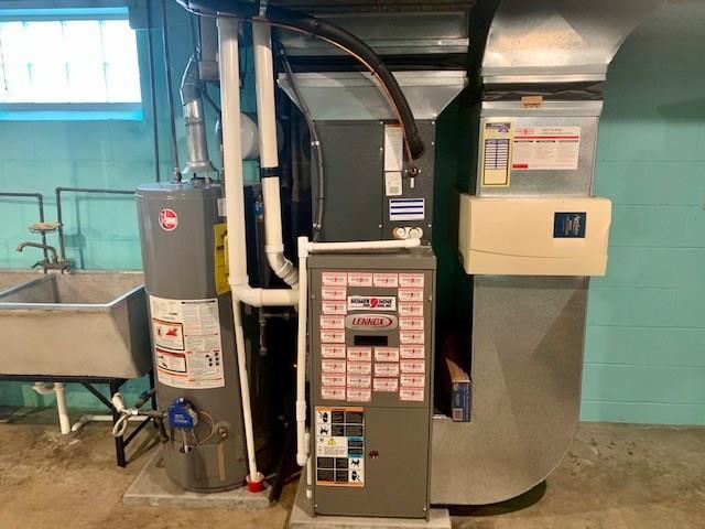 2359 Ritchie Street Aliquippa, PA 15001 - Photo 23 of 25 regularly maintained - furnace, H20 tank, air filter, Central air....