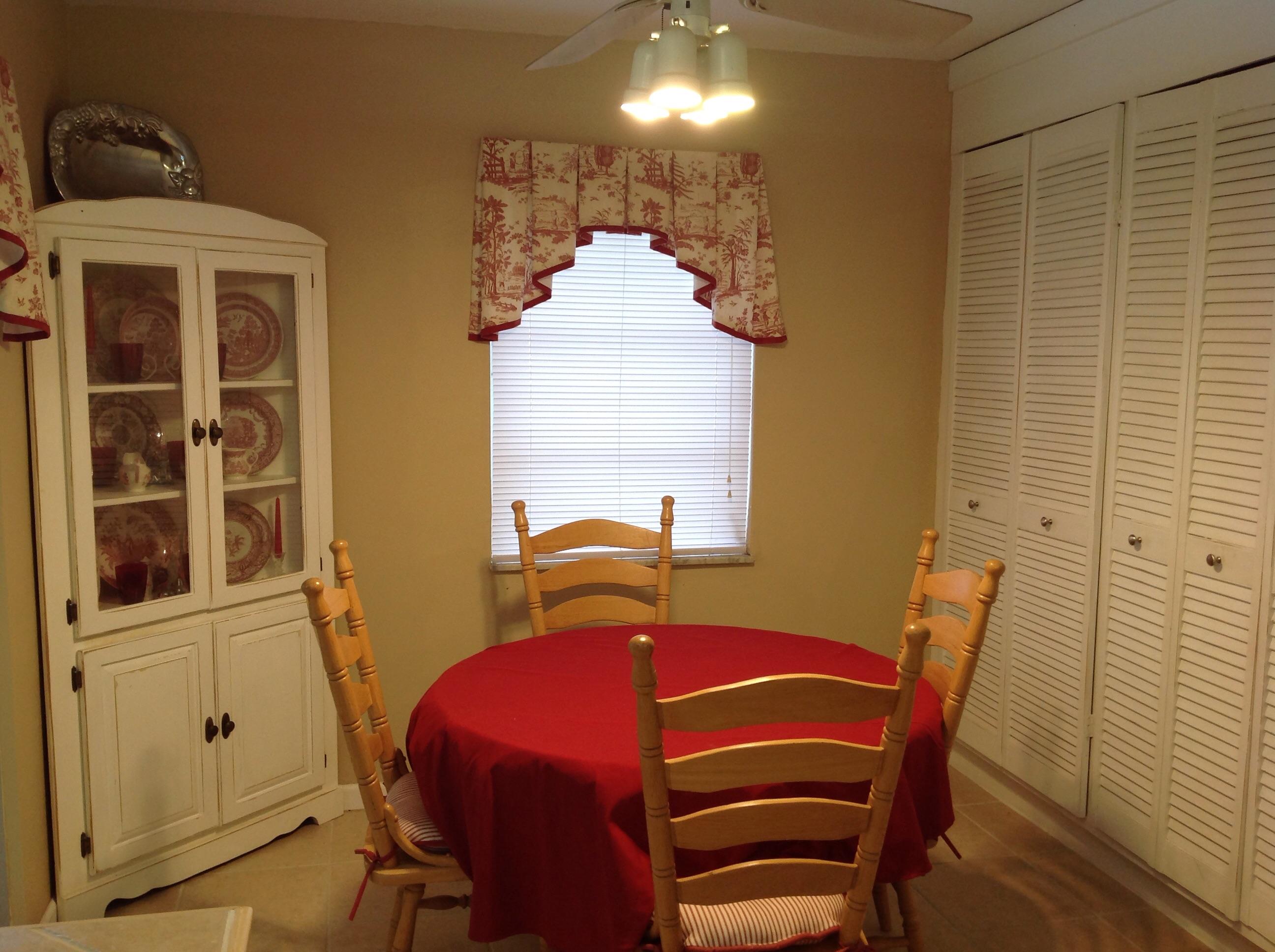 1069 Southwest 4th Street Boca Raton, FL 33486 - Photo 6 of 22 Eat In Kitchen