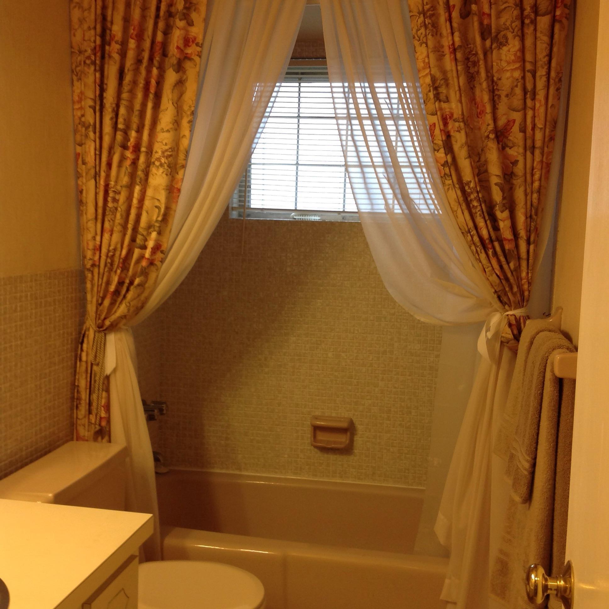1069 Southwest 4th Street Boca Raton, FL 33486 - Photo 10 of 22 Guest Bath