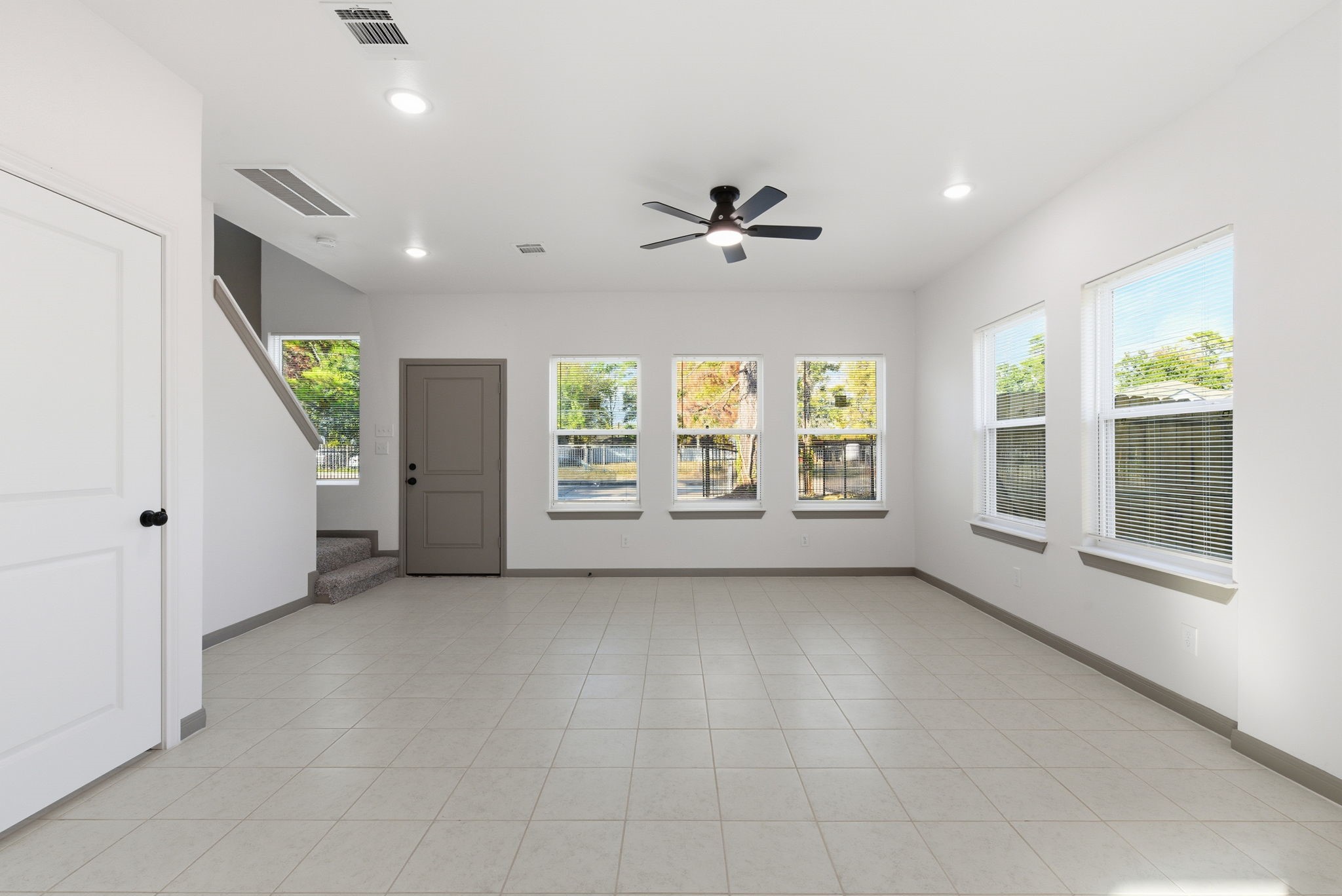 8306 Tidwell Road, Unit A/B Houston, TX 77028 - Photo 12 of 46