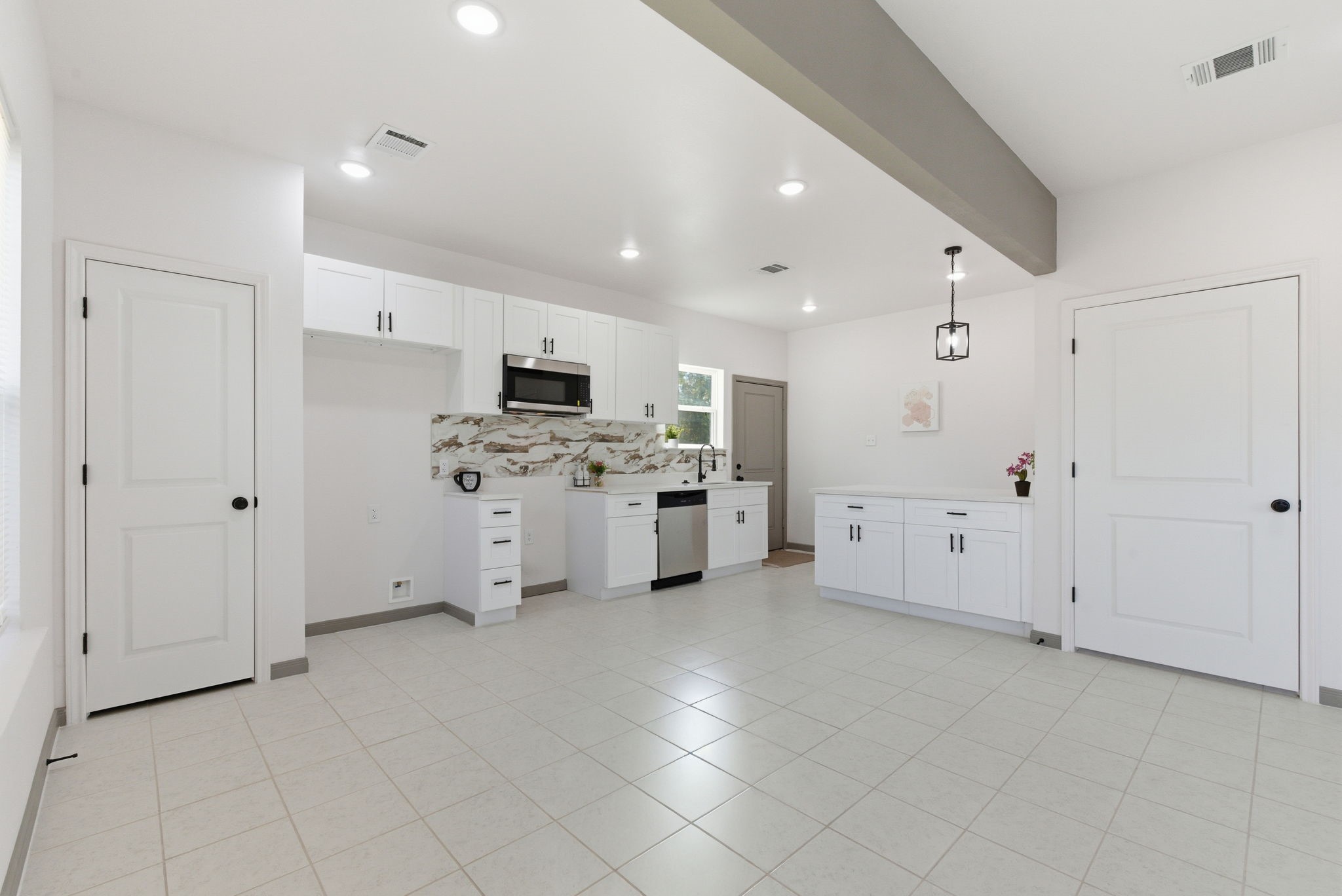 8306 Tidwell Road, Unit A/B Houston, TX 77028 - Photo 14 of 46