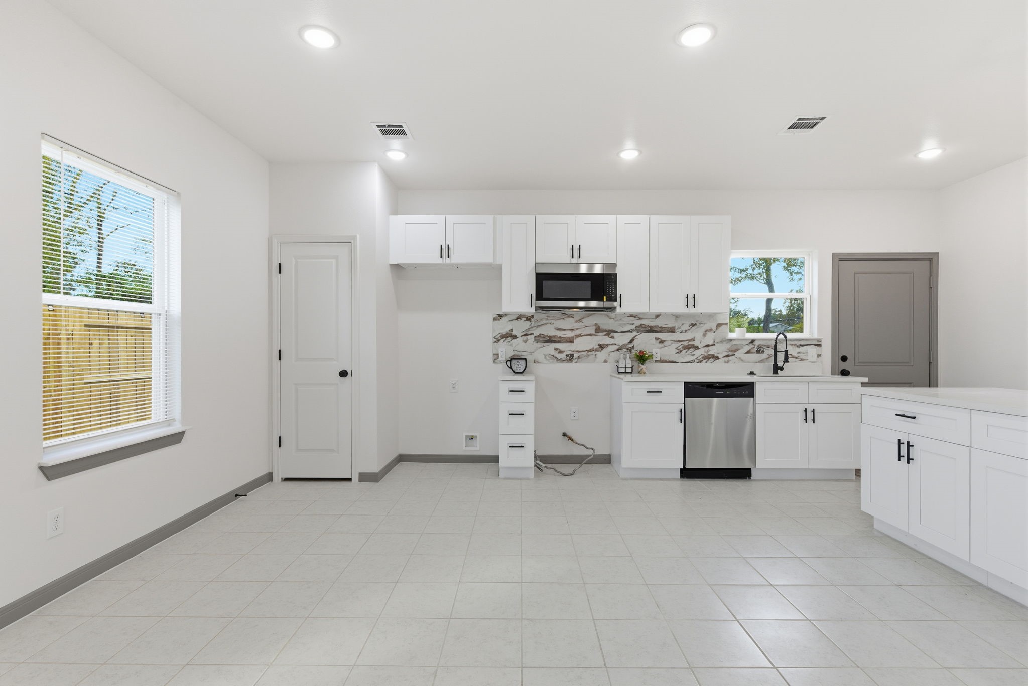 8306 Tidwell Road, Unit A/B Houston, TX 77028 - Photo 18 of 46