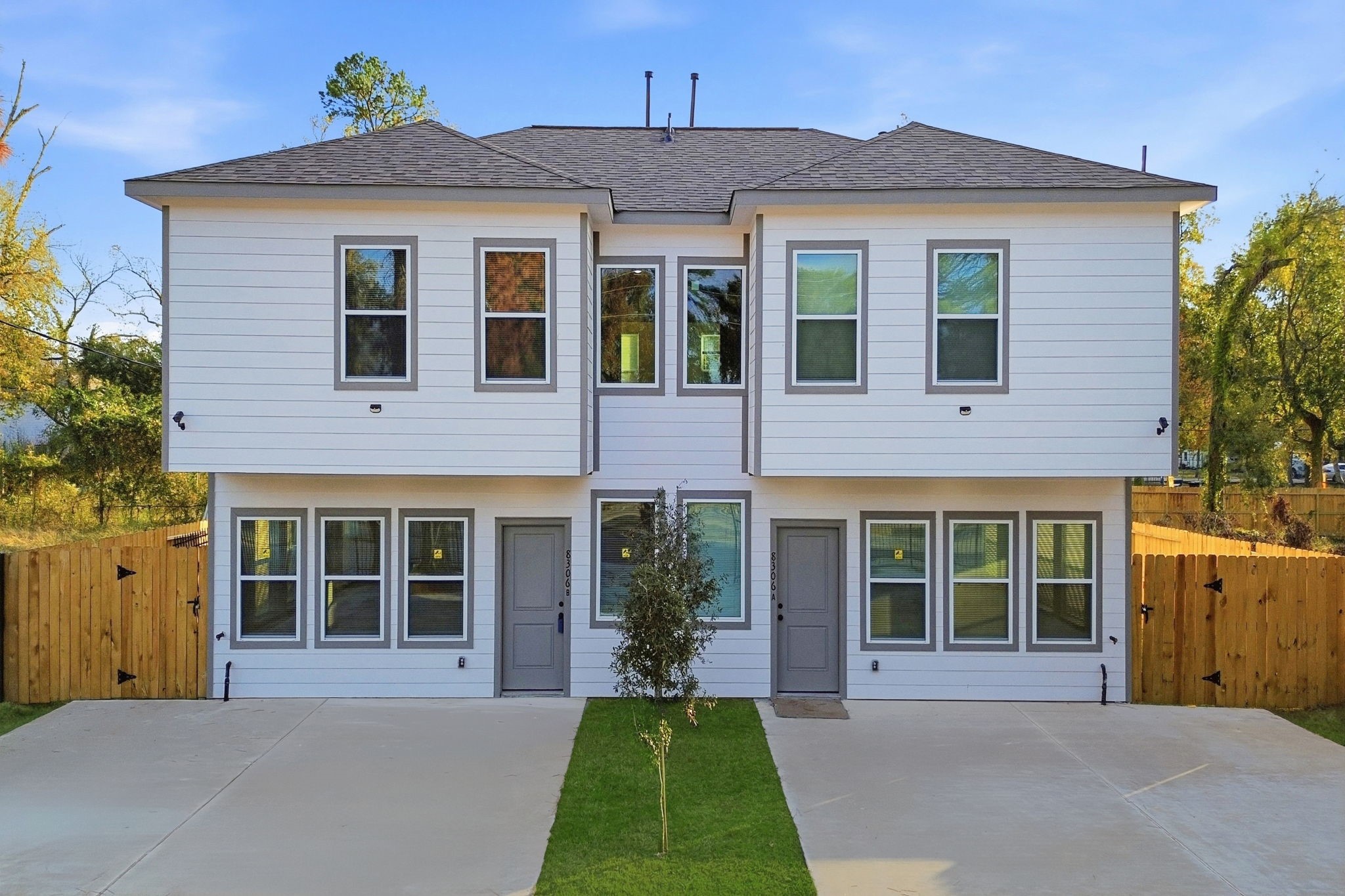 8306 Tidwell Road, Unit A/B Houston, TX 77028 - Photo 2 of 46