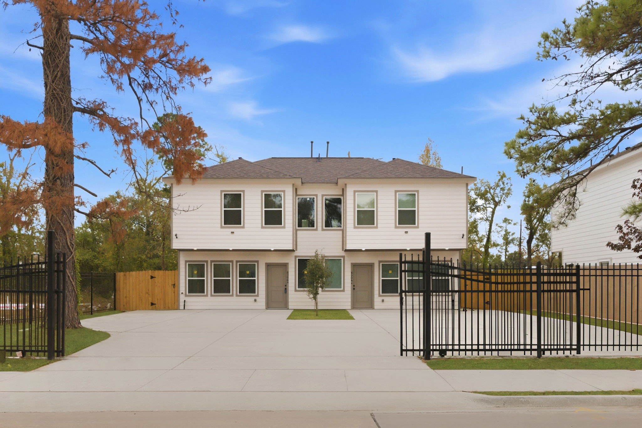 8306 Tidwell Road, Unit A/B Houston, TX 77028 - Photo 3 of 46