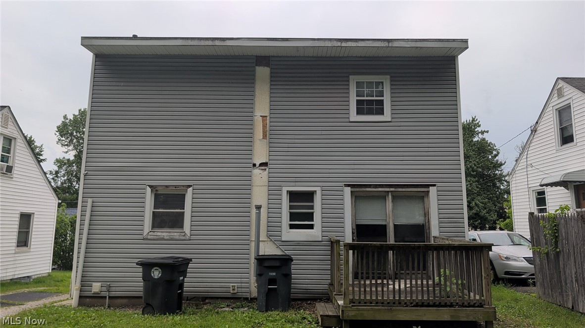 1663 Highview Avenue Akron, OH 44301 - Photo 2 of 9