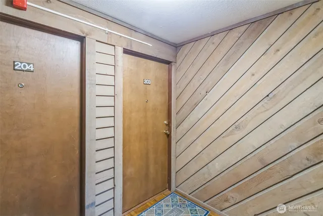 $200,000 | 921 Pershing Avenue, Unit 203, Bremerton, WA 98312