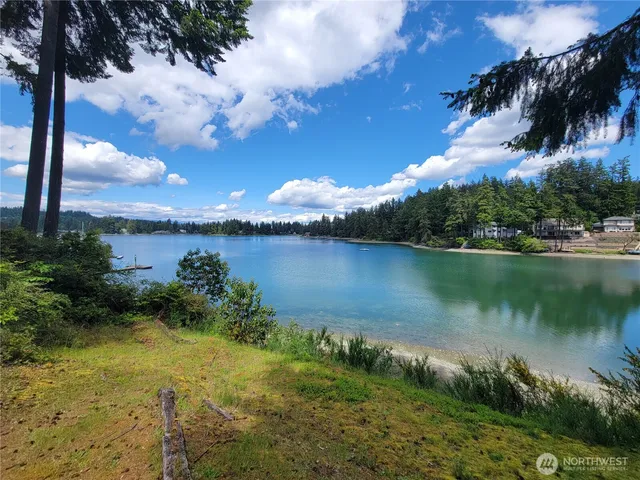 $200,000 | 921 Pershing Avenue, Unit 203, Bremerton, WA 98312