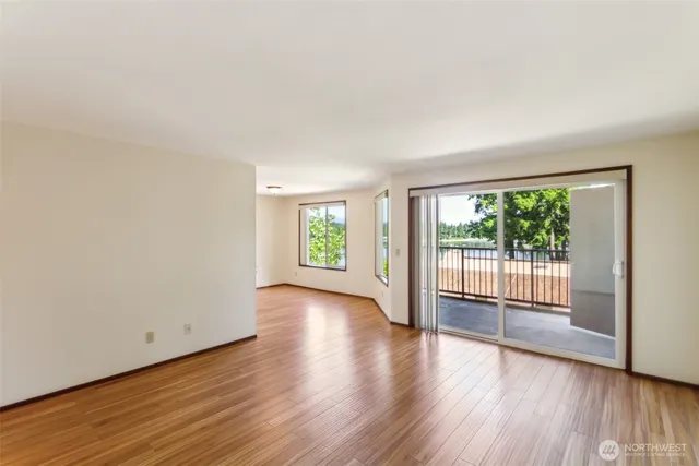 $200,000 | 921 Pershing Avenue, Unit 203, Bremerton, WA 98312