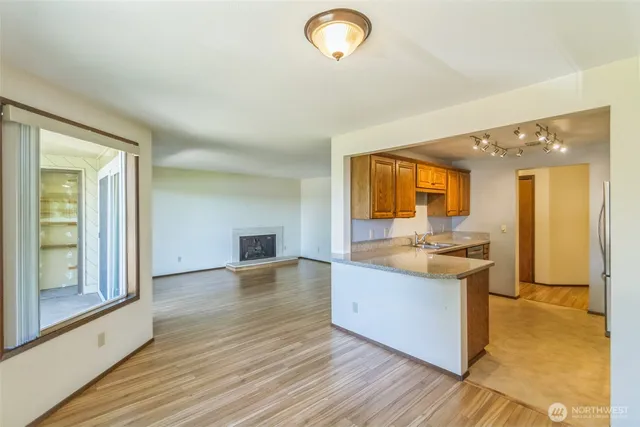 $200,000 | 921 Pershing Avenue, Unit 203, Bremerton, WA 98312