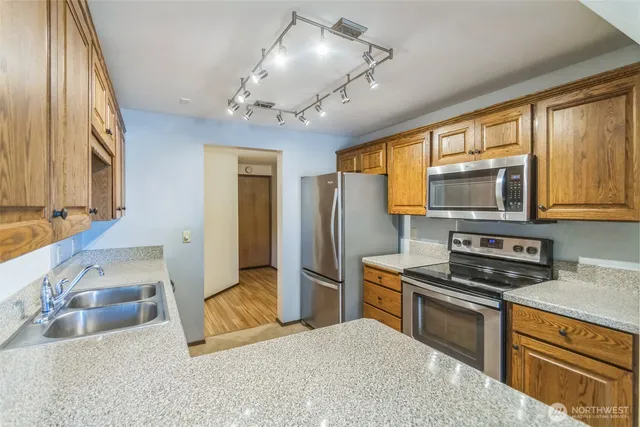 $200,000 | 921 Pershing Avenue, Unit 203, Bremerton, WA 98312