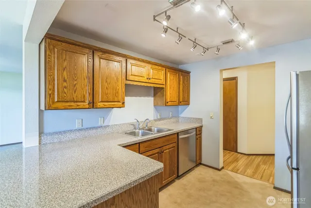 $200,000 | 921 Pershing Avenue, Unit 203, Bremerton, WA 98312