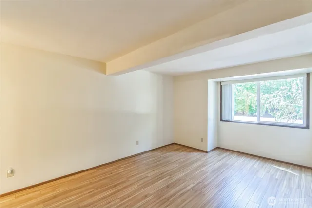 $200,000 | 921 Pershing Avenue, Unit 203, Bremerton, WA 98312