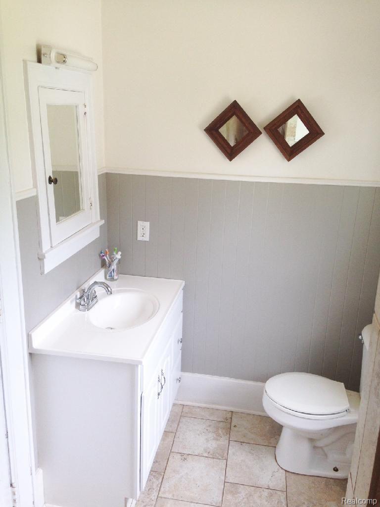 148 Pleasant Street Romeo, MI 48065 - Photo 24 of 32 #24 full bath.jpg