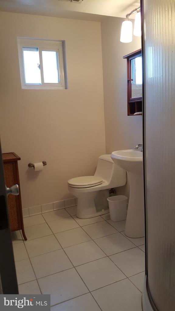 4512 Picot Road Alexandria, VA 22310 - Photo 16 of 22 Bath