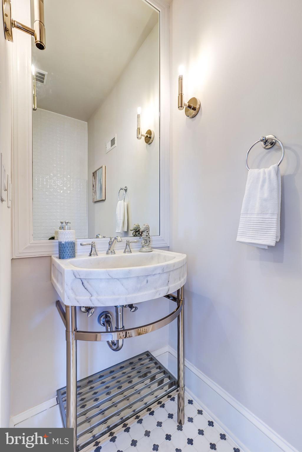 3009 Ordway Street Northwest Washington, DC 20008 - Photo 9 of 33 Powder room
