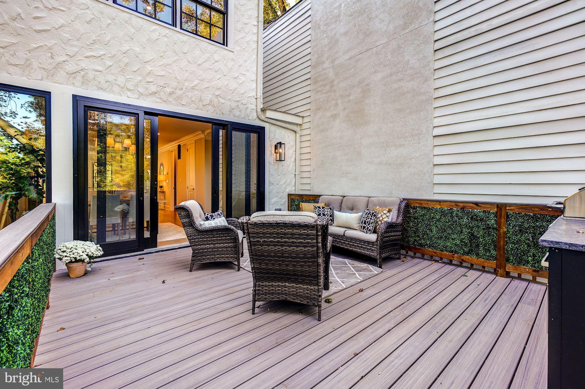 3009 Ordway Street Northwest Washington, DC 20008 - Photo 10 of 33 Back deck