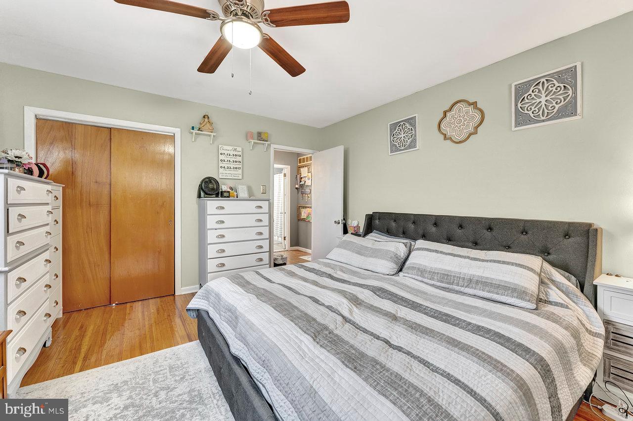 504 Jefferson Street Riverside, NJ 08075 - Photo 15 of 25 a bedroom with a bed and a dresser