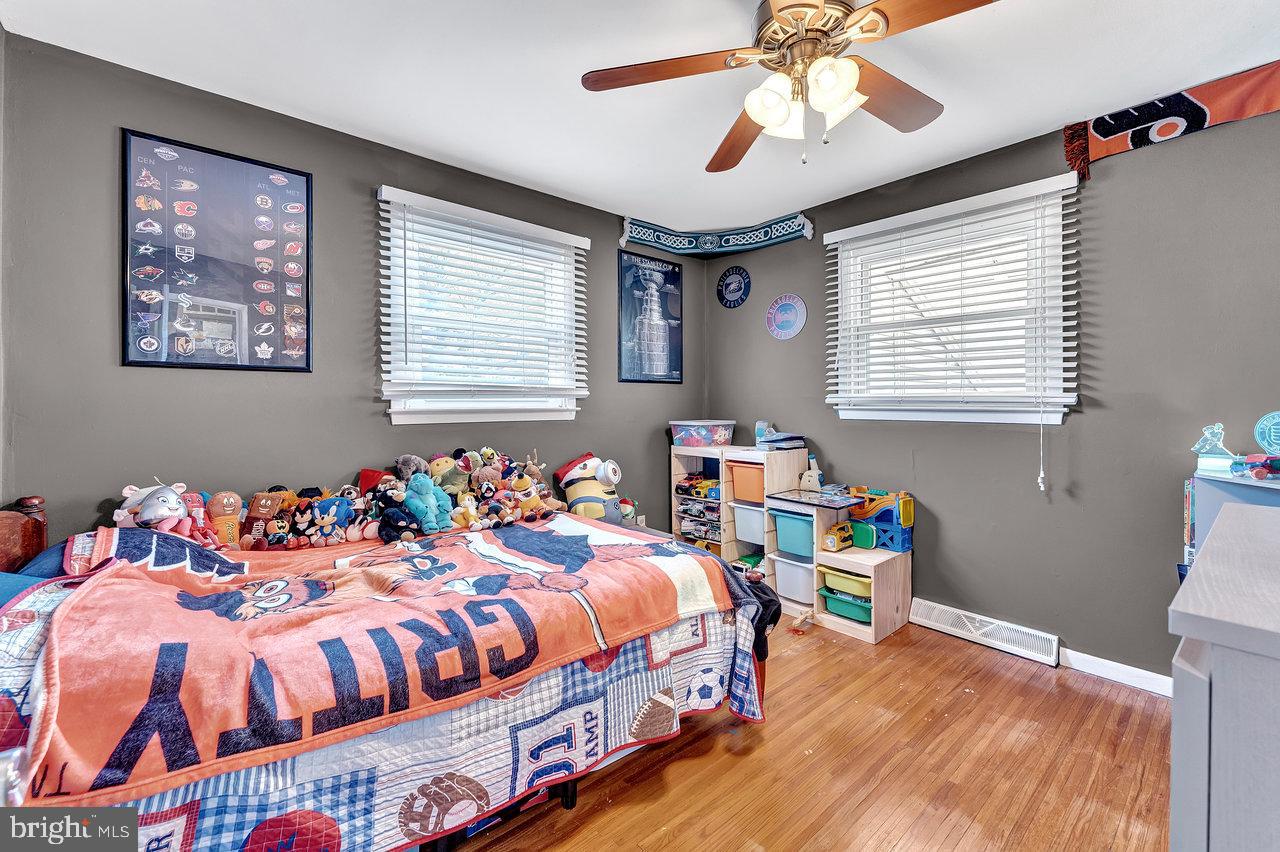 504 Jefferson Street Riverside, NJ 08075 - Photo 18 of 25 a bedroom with bed and window