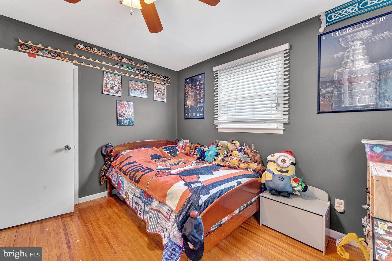 504 Jefferson Street Riverside, NJ 08075 - Photo 19 of 25 a bedroom with bed and a window