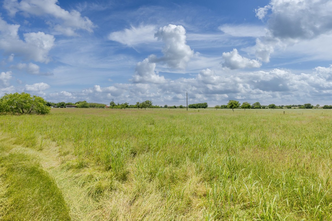 2091 Goodwin Road Gonzales, TX 78629 - Photo 2 of 23 a view of an ocean