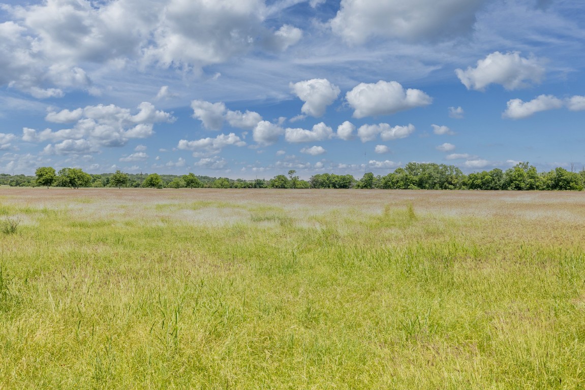 2091 Goodwin Road Gonzales, TX 78629 - Photo 5 of 23 a view of an ocean