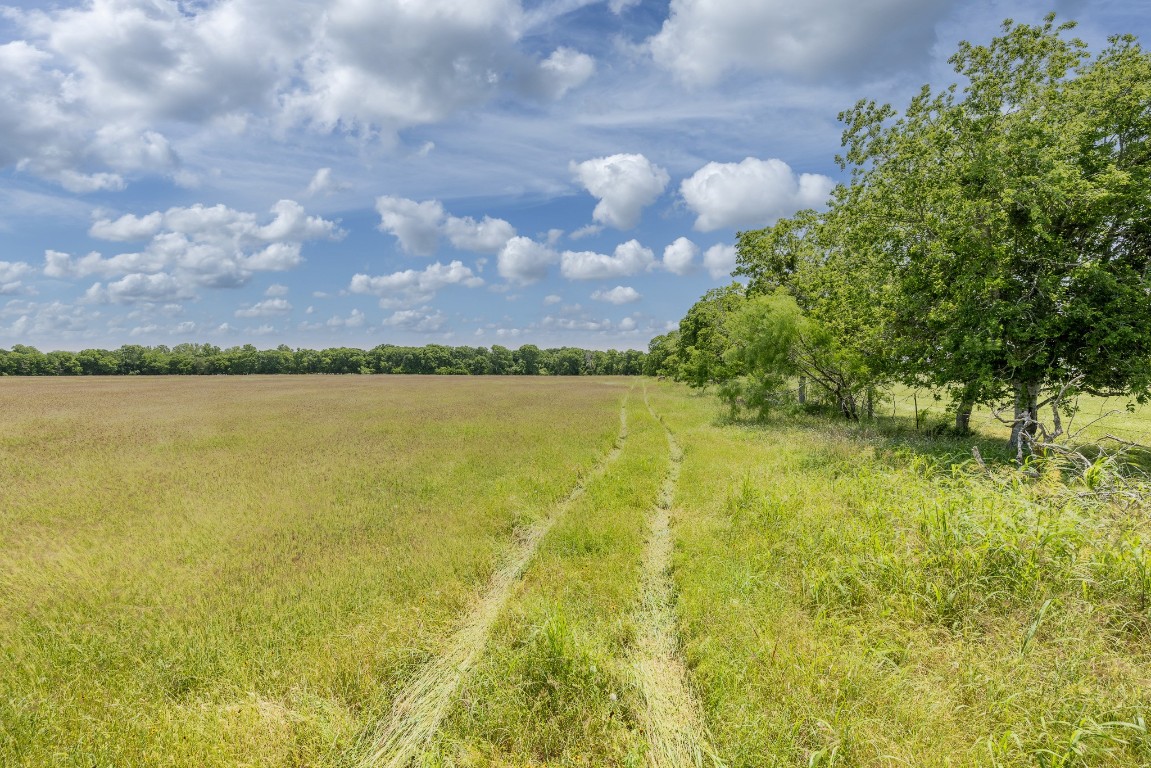 2091 Goodwin Road Gonzales, TX 78629 - Photo 10 of 23 a view of an ocean