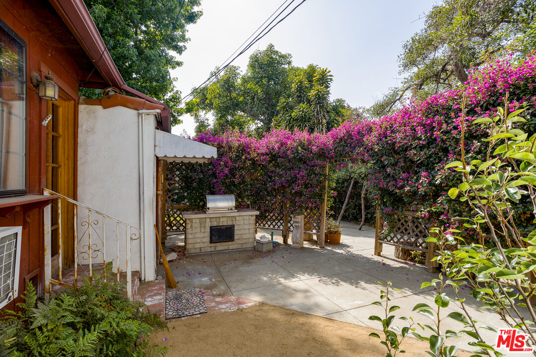 3840 Valleybrink Road Los Angeles, CA 90039 - Photo 31 of 32