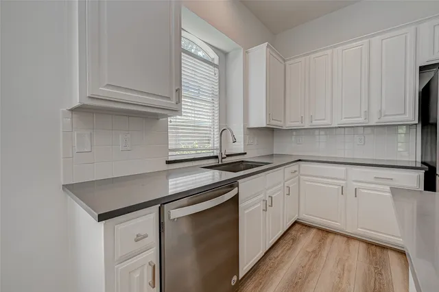 $3,150 | 38 Tethered Vine Place, The Woodlands, TX 77382