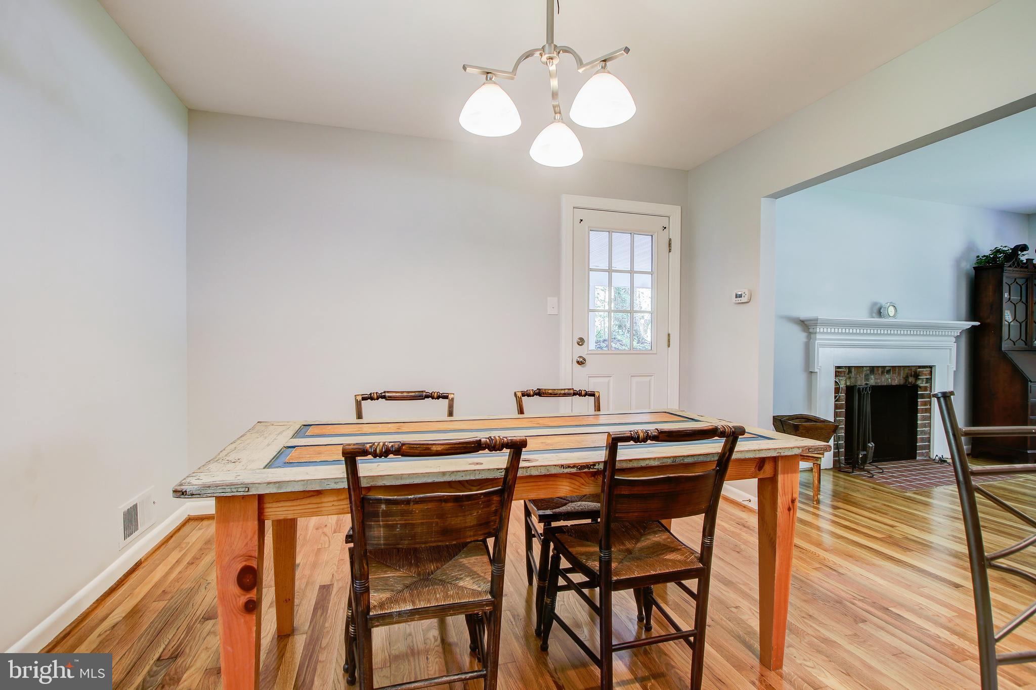 8403 Riverside Road Alexandria, VA 22308 - Photo 18 of 52 Dining Room - Easy Access from Side Carport