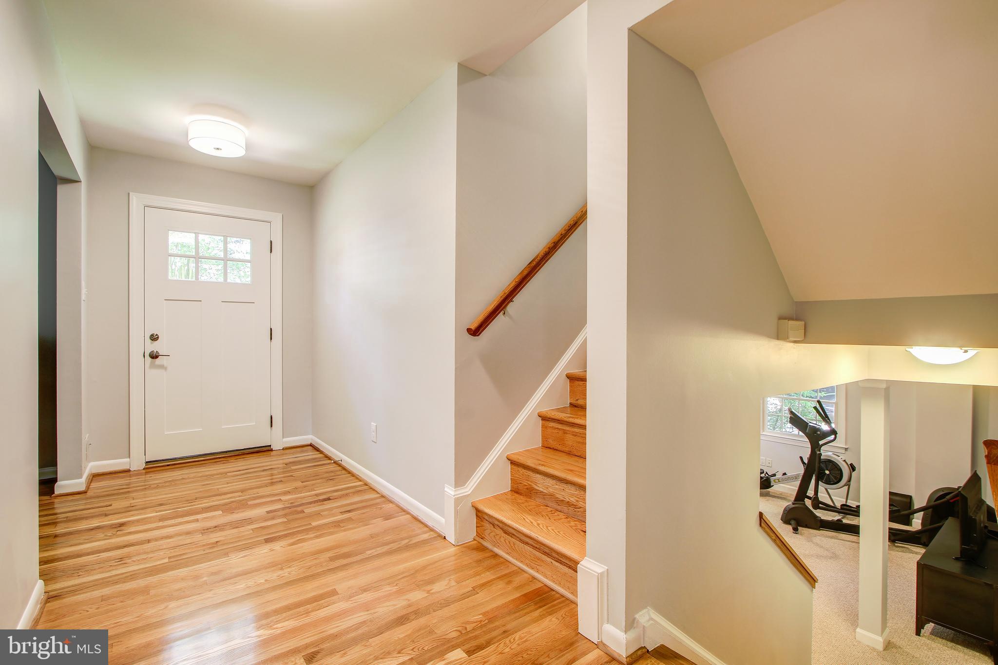 8403 Riverside Road Alexandria, VA 22308 - Photo 19 of 52 Center-Hall Entrance - View Towards Front Door