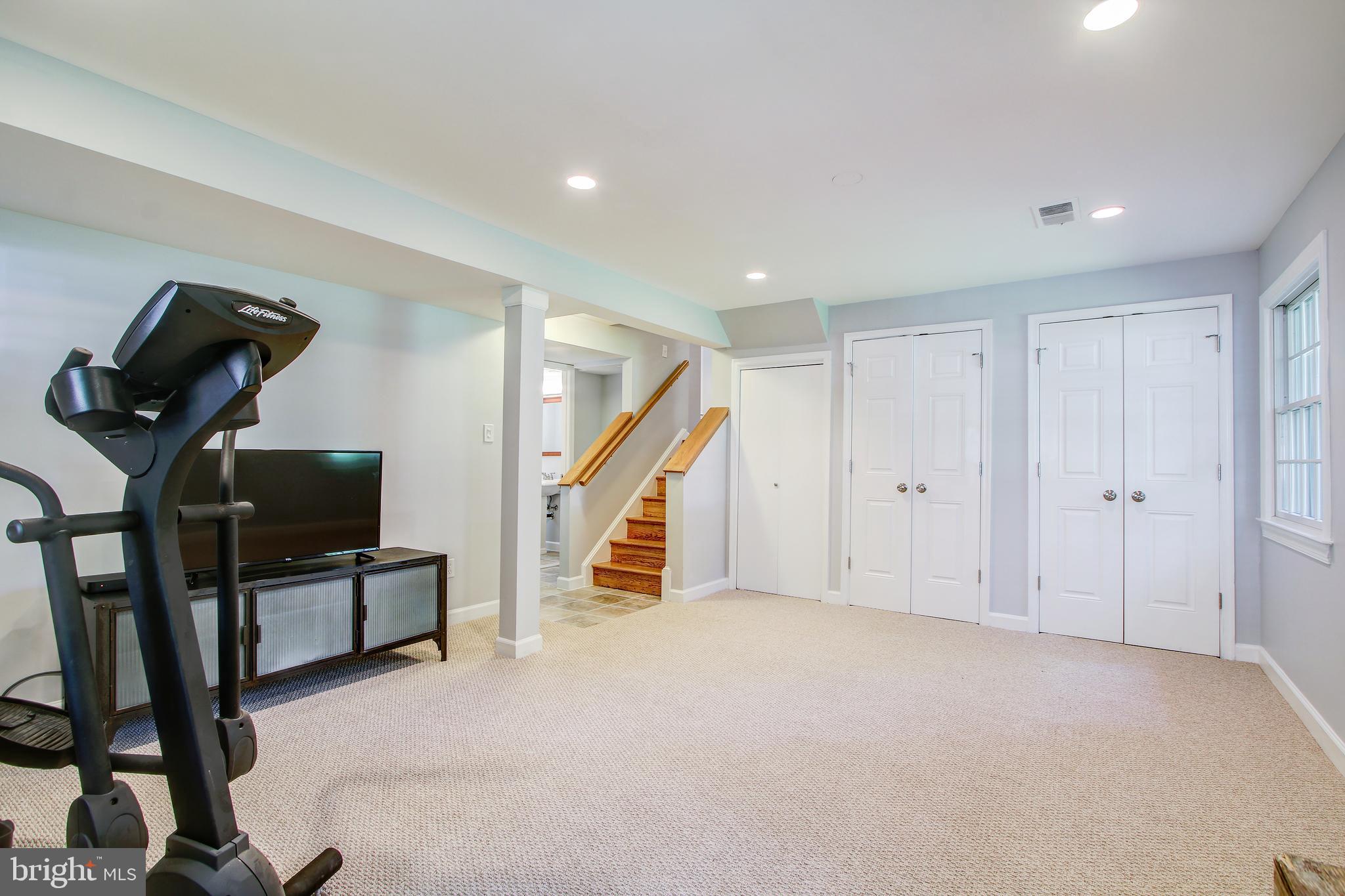 8403 Riverside Road Alexandria, VA 22308 - Photo 21 of 52 Family Room - Opposite View