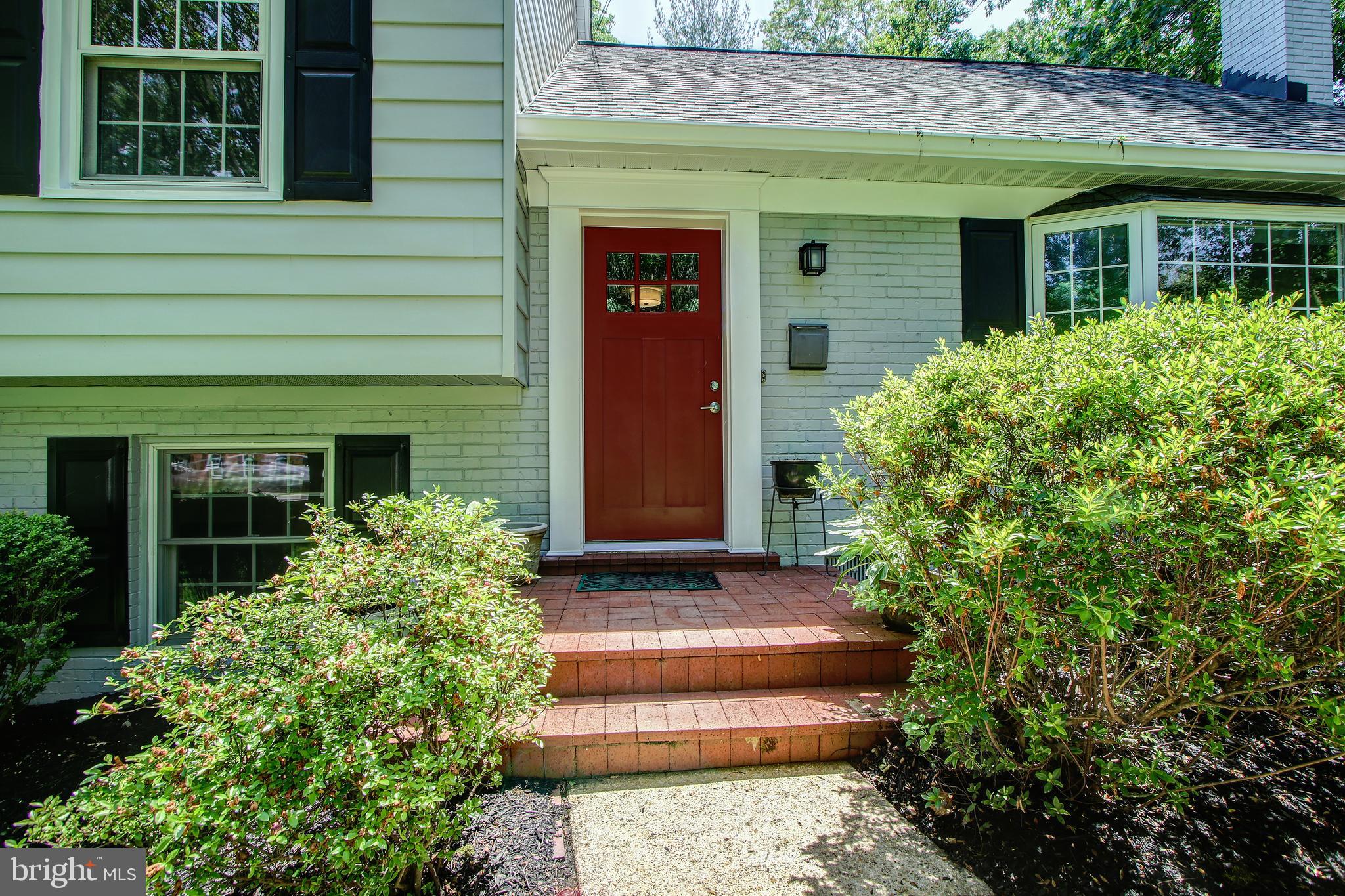 8403 Riverside Road Alexandria, VA 22308 - Photo 5 of 52 Front Door Entrance with Brick Landing