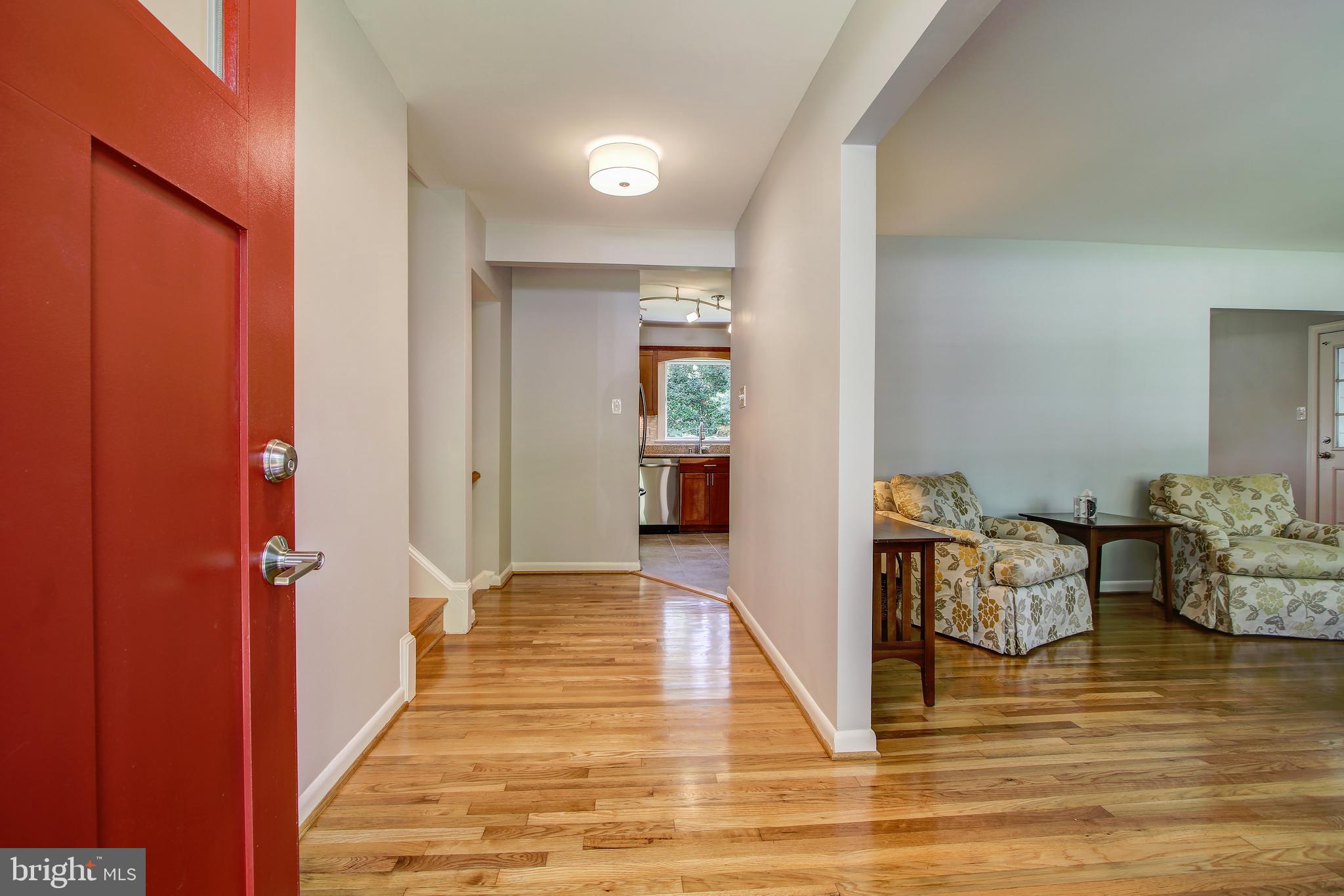 8403 Riverside Road Alexandria, VA 22308 - Photo 6 of 52 Welcoming Center-Hall Entrance