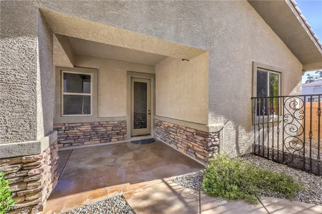 $2,000,000 | 1920 Columbia Crest Court, Las Vegas, NV 89117