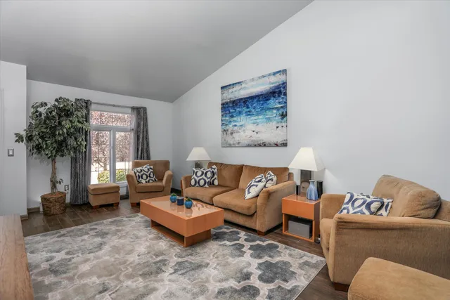 $244,999 | 35152 Kings Forest Boulevard, Clinton Township, MI 48035