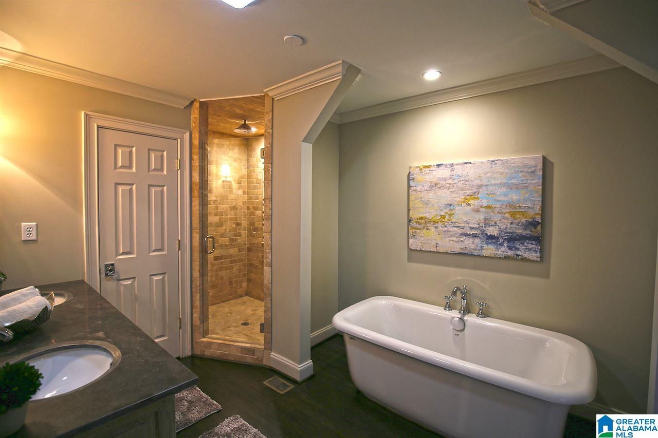 3137 North Woodridge Road Birmingham, AL 35223 - Photo 17 of 34