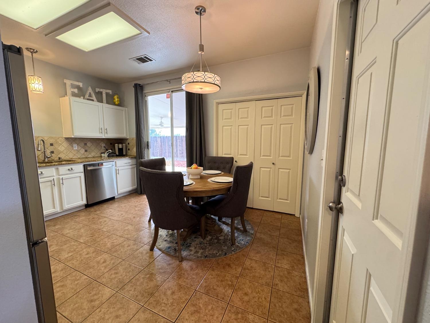 981 Northstar Drive Hanford, CA 93230 - Photo 5 of 20