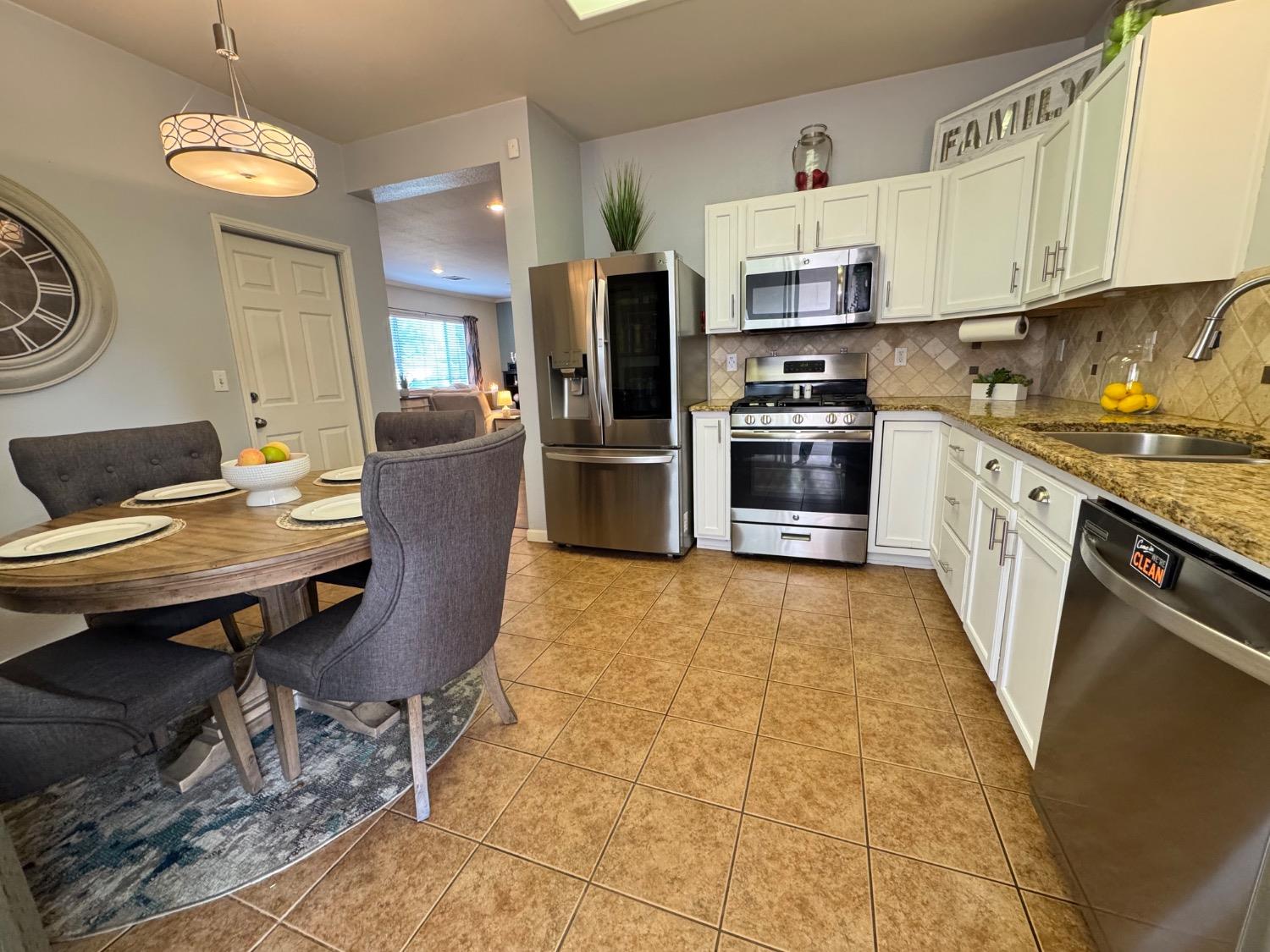 981 Northstar Drive Hanford, CA 93230 - Photo 6 of 20