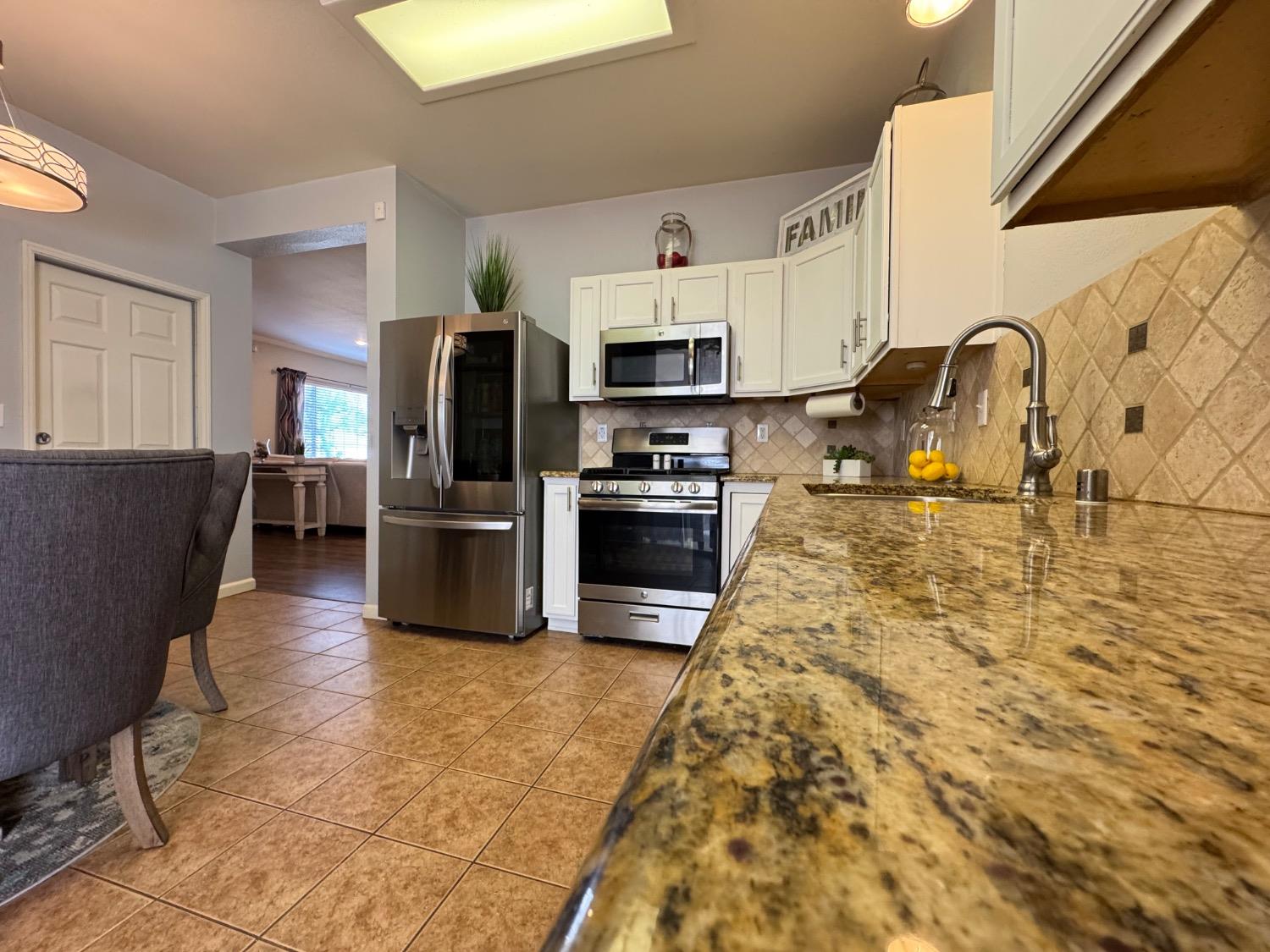 981 Northstar Drive Hanford, CA 93230 - Photo 7 of 20