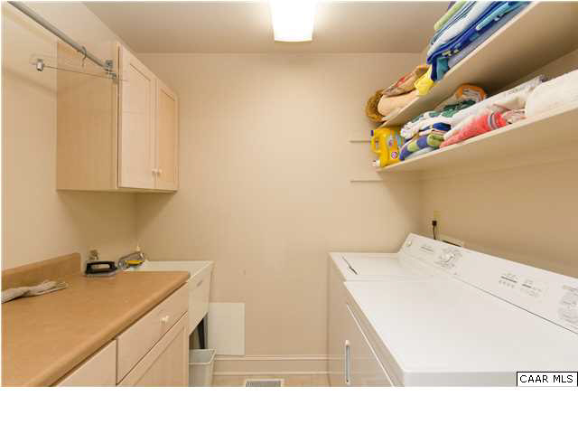 653 Broken Island Road Palmyra, VA 22963 - Photo 23 of 42 Walk-in Laundry Room off Kitchen