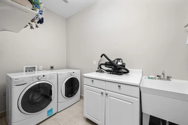 $260,000 | 1005 2nd St Court, Moline, IL 61265