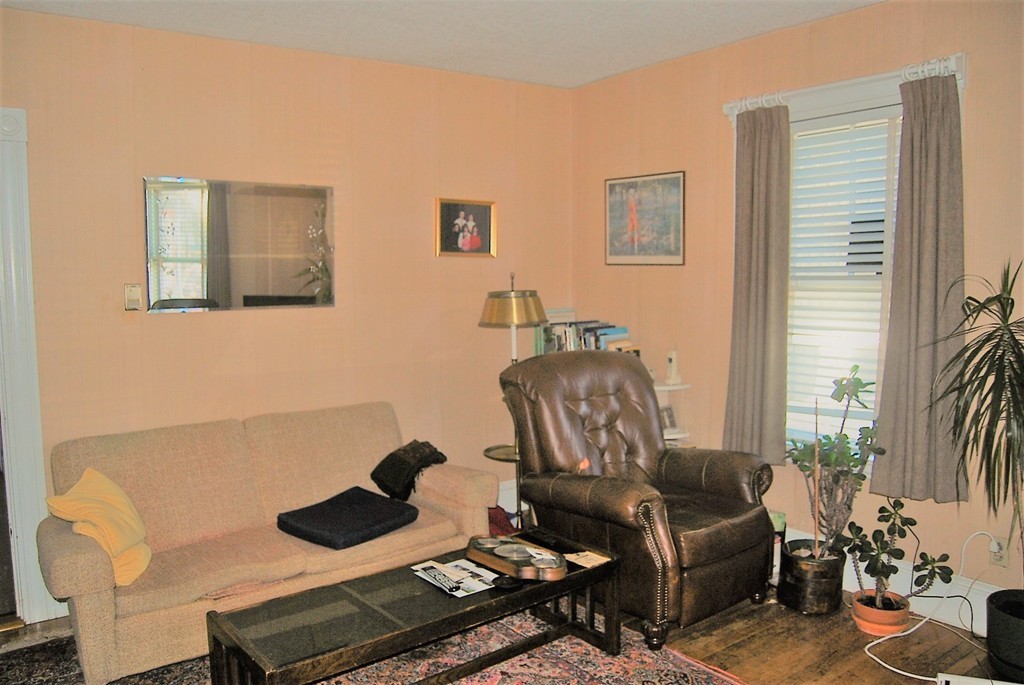 12 Rice Street Salem, MA 01970 - Photo 4 of 13 Gallery Image 4