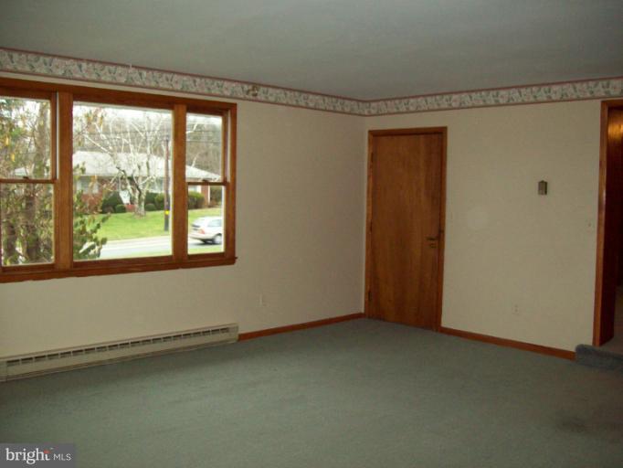 26824 Ridge Road Damascus, MD 20872 - Photo 2 of 15 Interior (General)