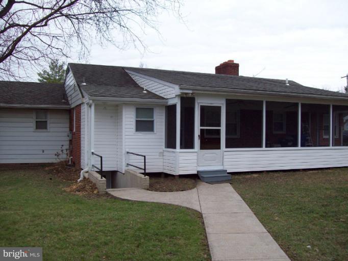 26824 Ridge Road Damascus, MD 20872 - Photo 11 of 15 Exterior (Rear)