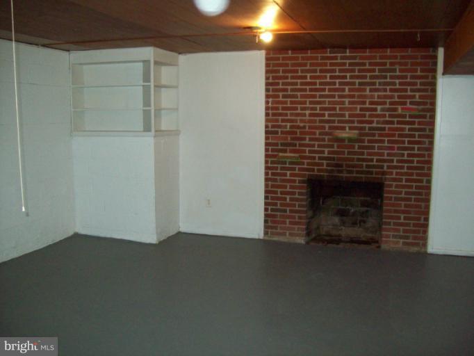 26824 Ridge Road Damascus, MD 20872 - Photo 3 of 15 Family Room