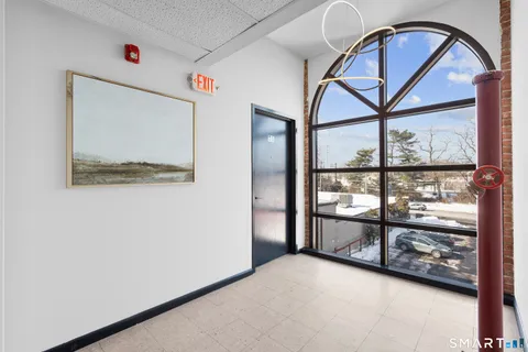 $3,000 | 937 Post Road, Unit 2B, Fairfield, CT 06824