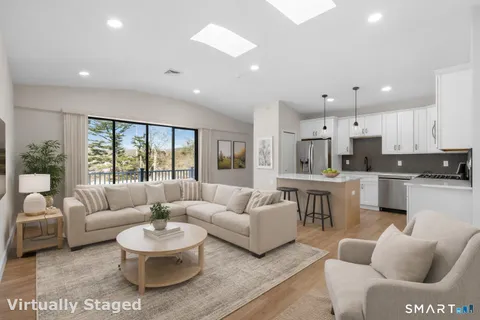 $3,000 | 937 Post Road, Unit 2B, Fairfield, CT 06824