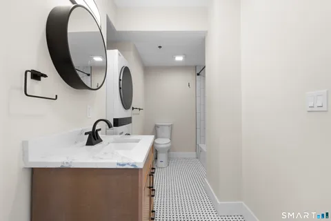 $3,000 | 937 Post Road, Unit 2B, Fairfield, CT 06824